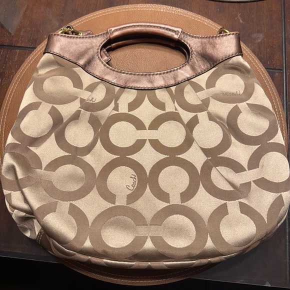 Coach Bag E0968-14058 Gold Copper Color handbag as well as shoulder strap - Picture 2 of 10